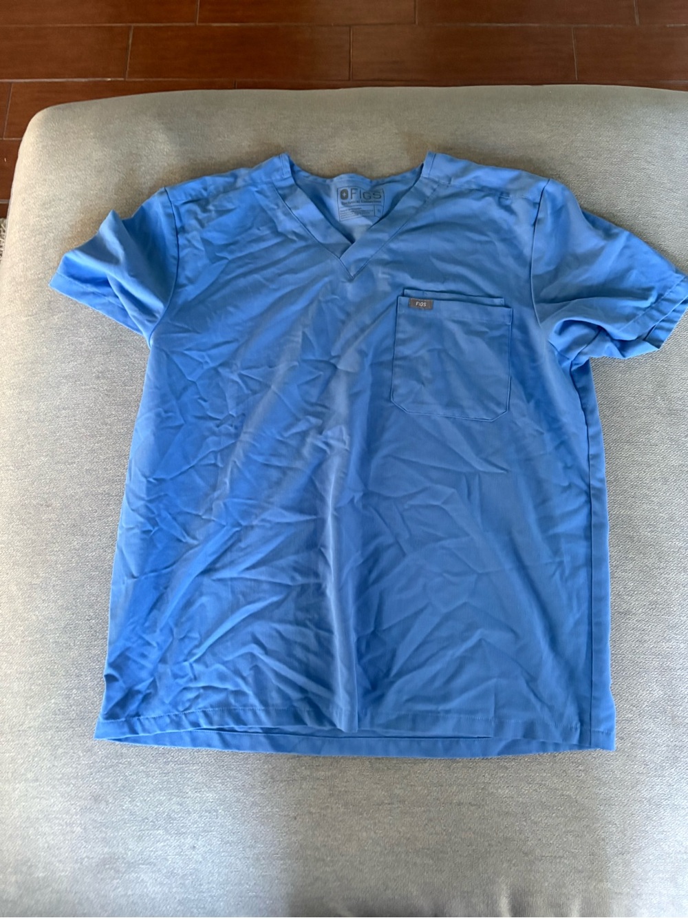 Figs Women’s V-Neck Short Sleeve Tee in Sky Blue
